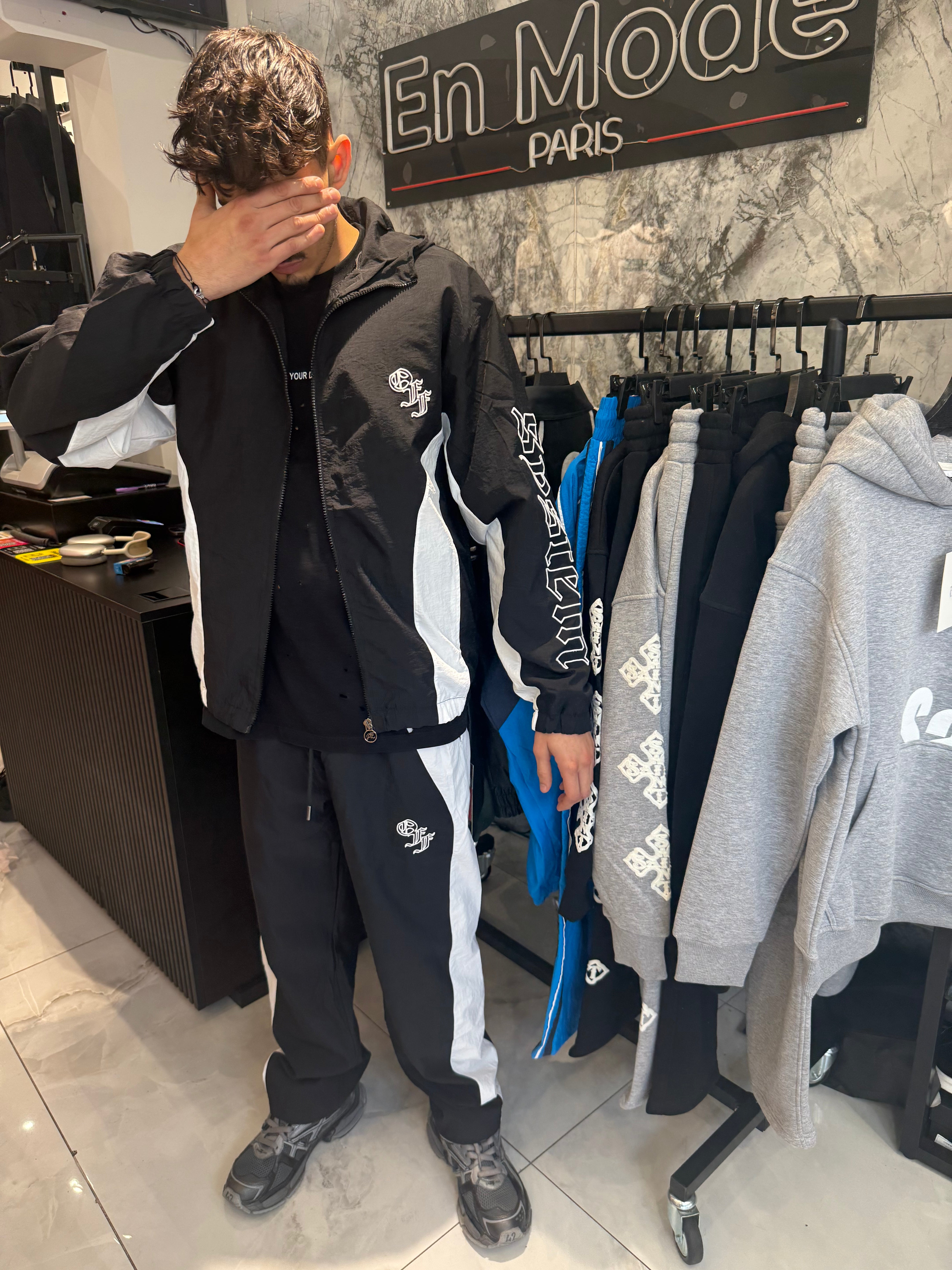 Ensemble Off Large Noir