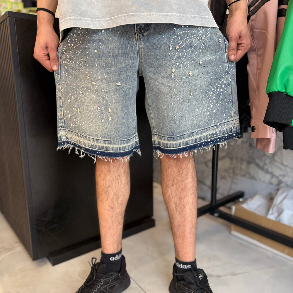 
                  
                    Outfit Short Diams + T shirt
                  
                