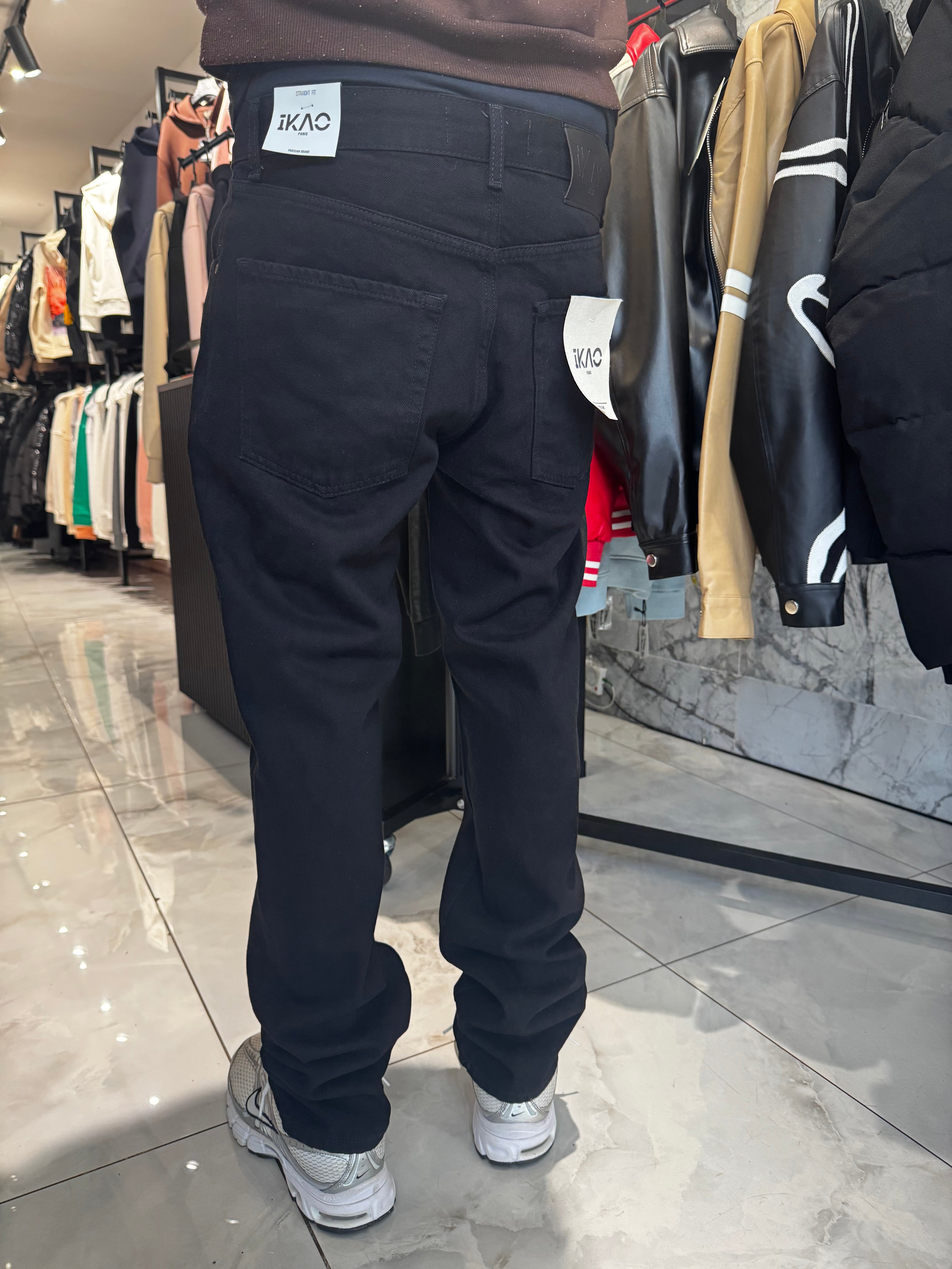 Jean Simple Noir