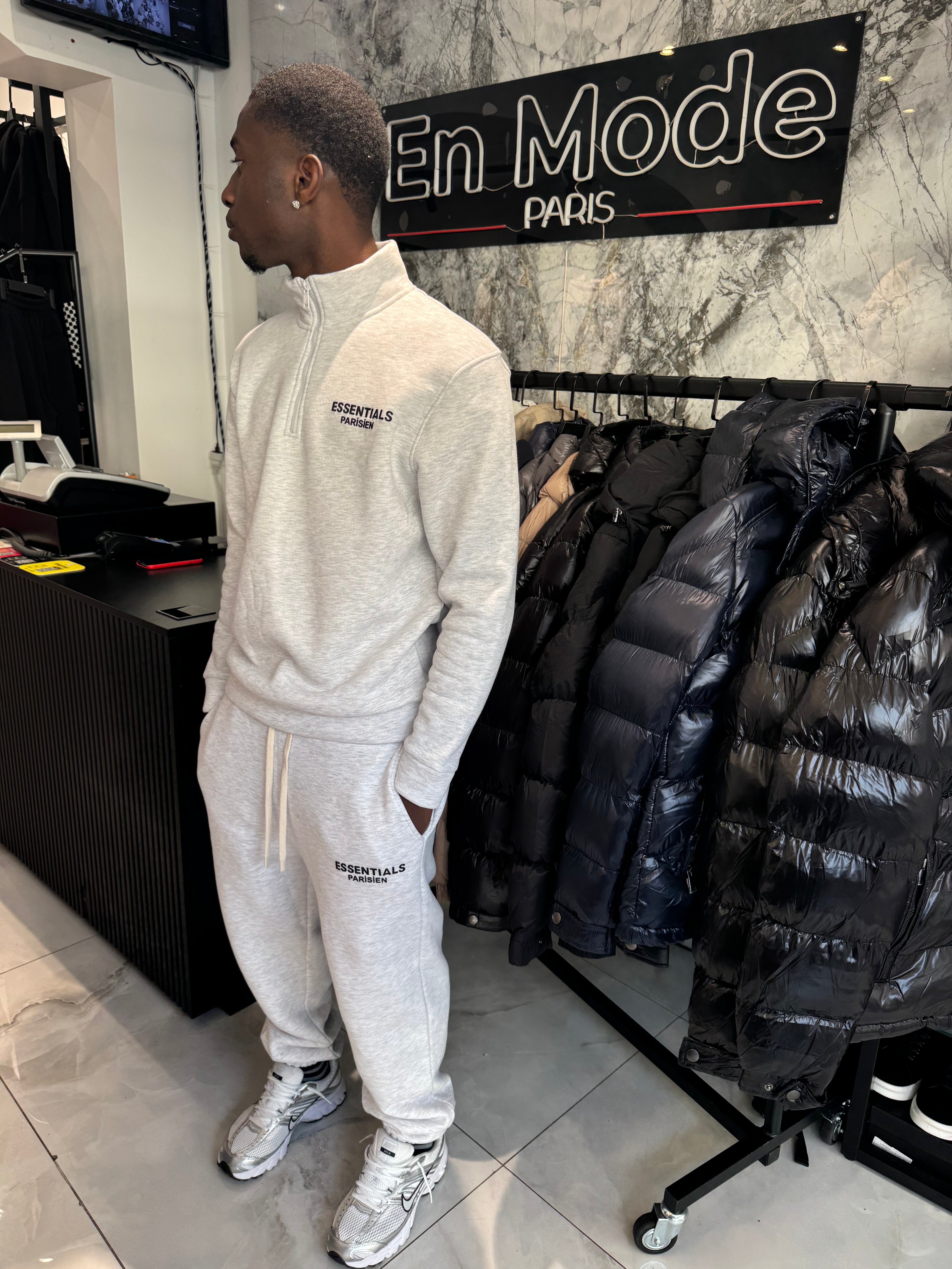 Ensemble Essentials Gris