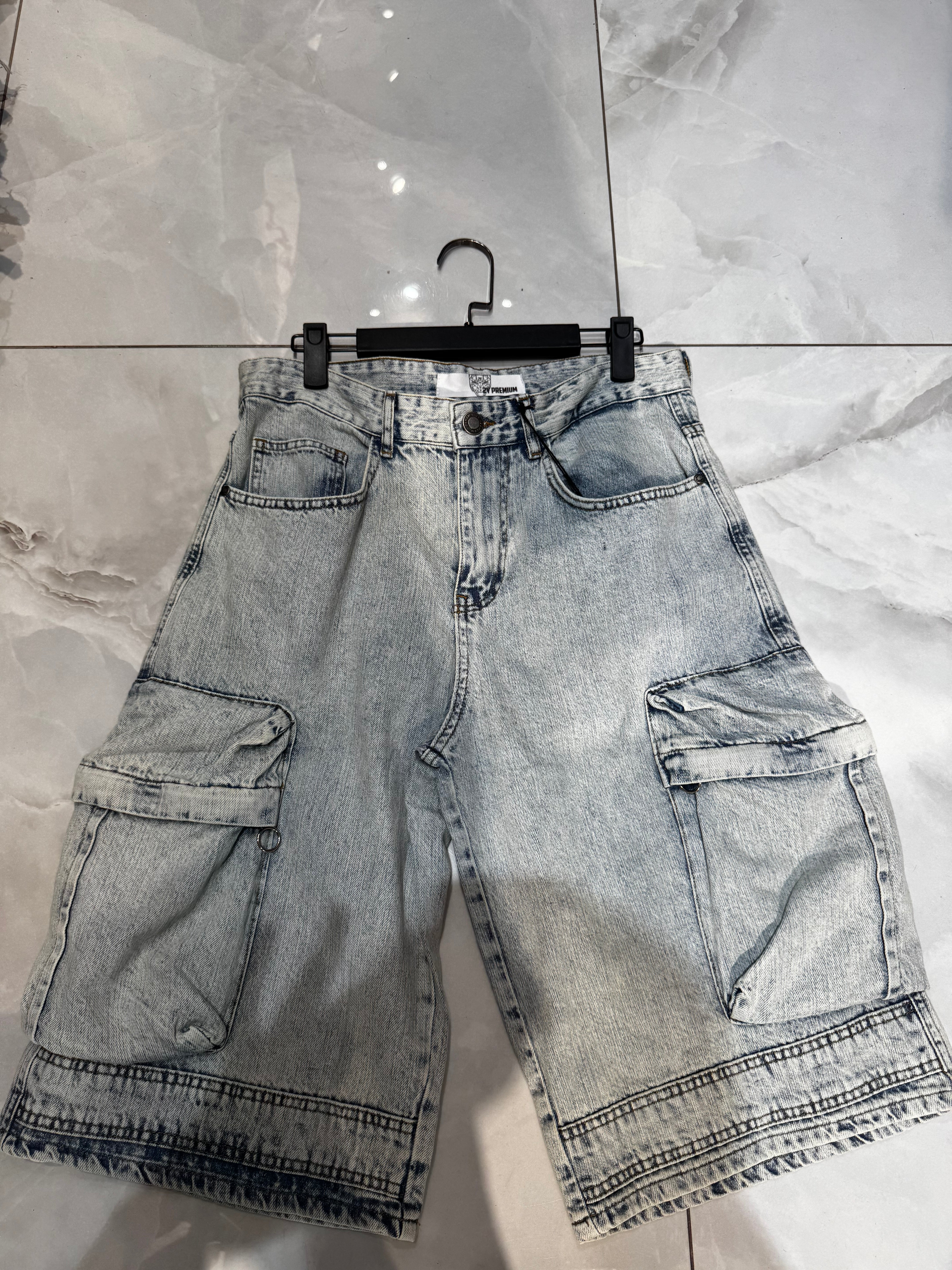Short cargo