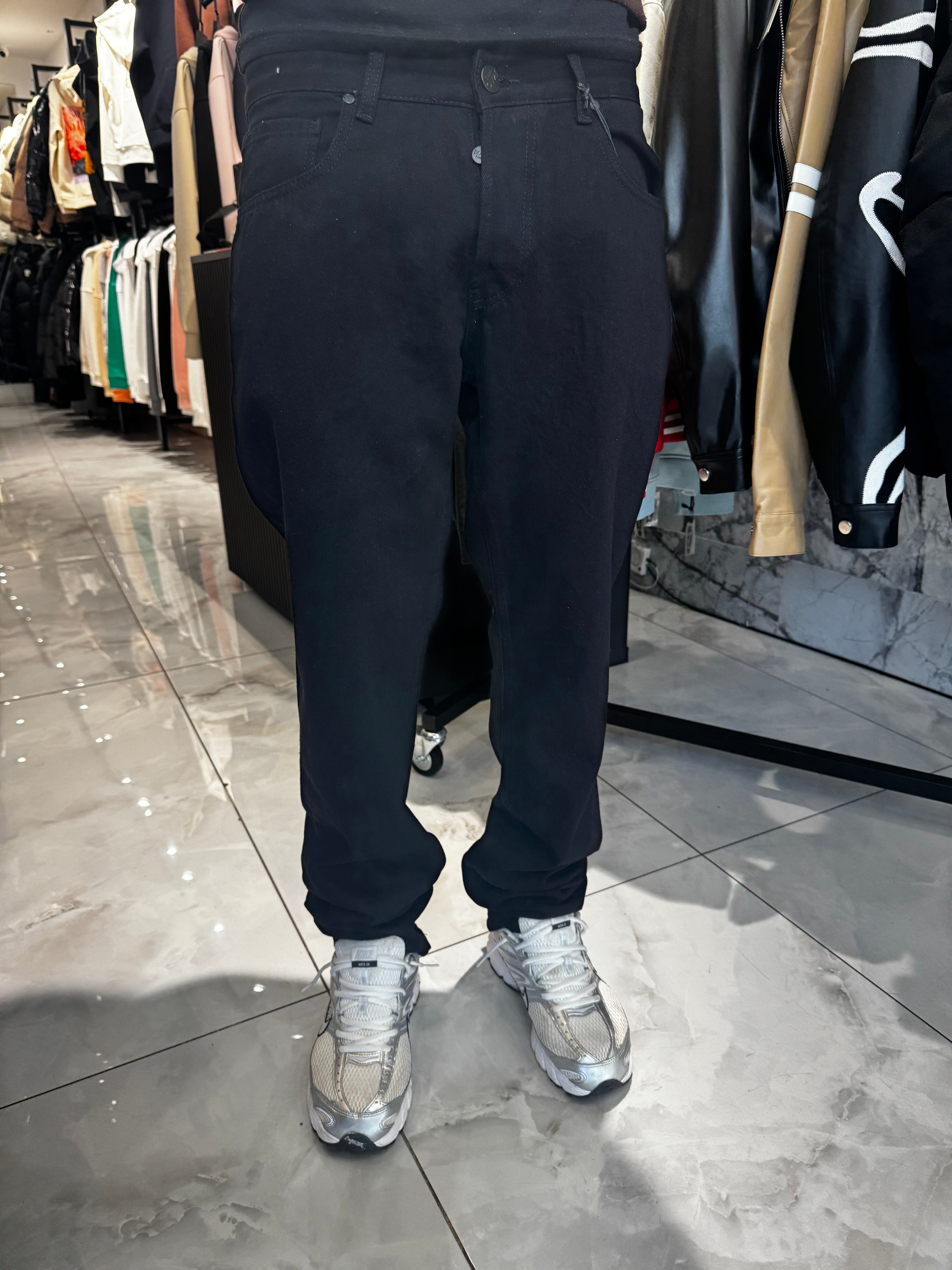 Jean Simple Noir