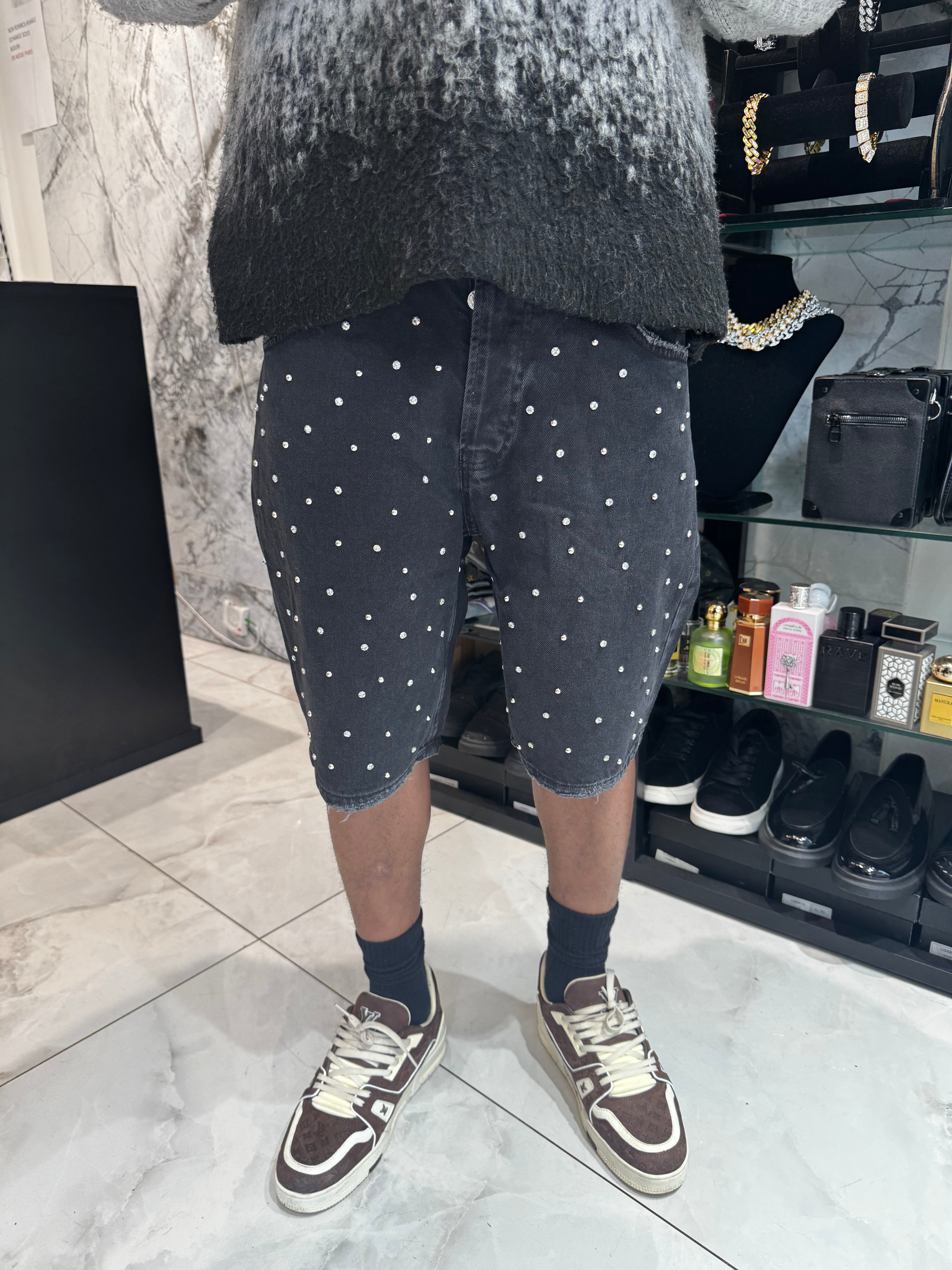 Short 2Y Noir