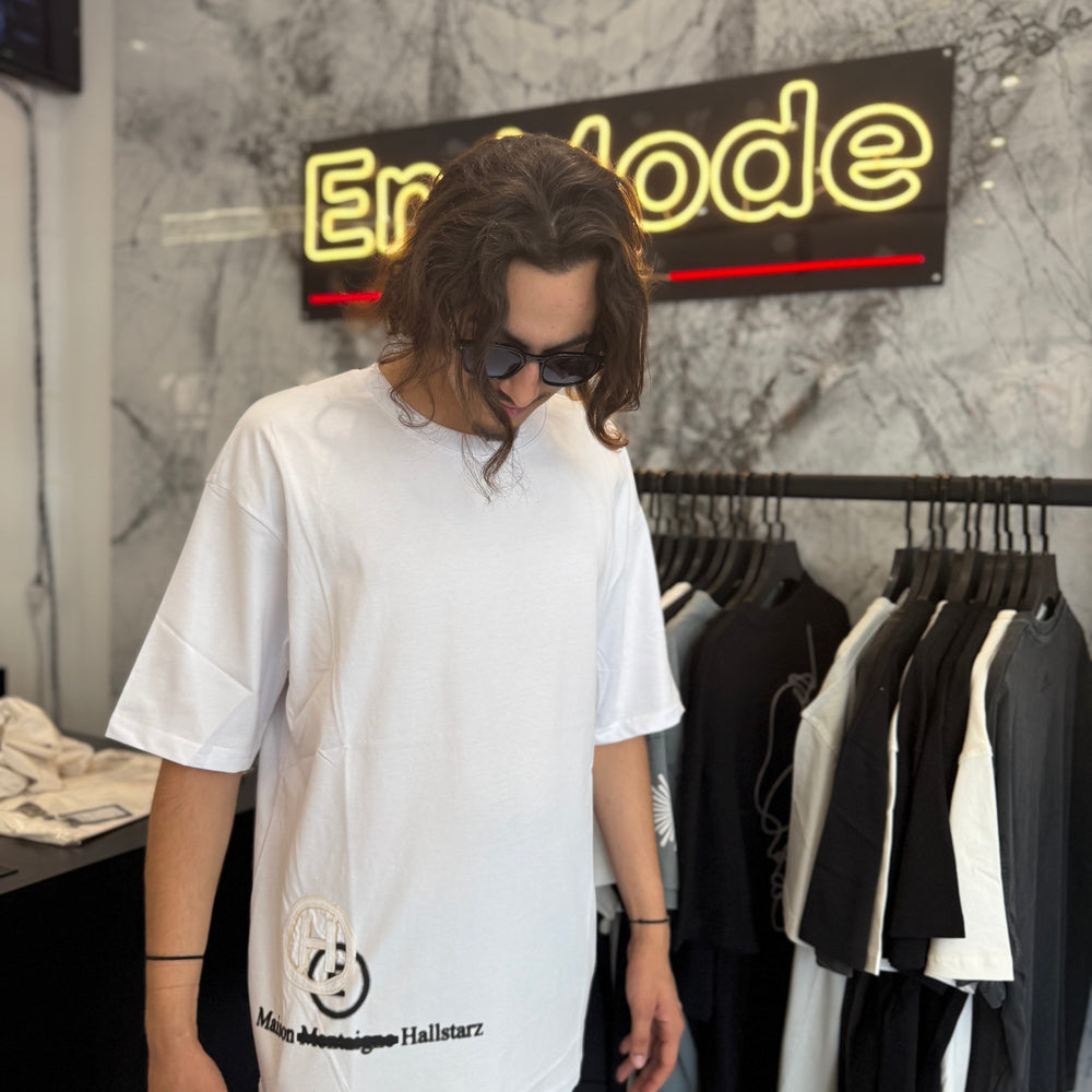 T shirt Number white