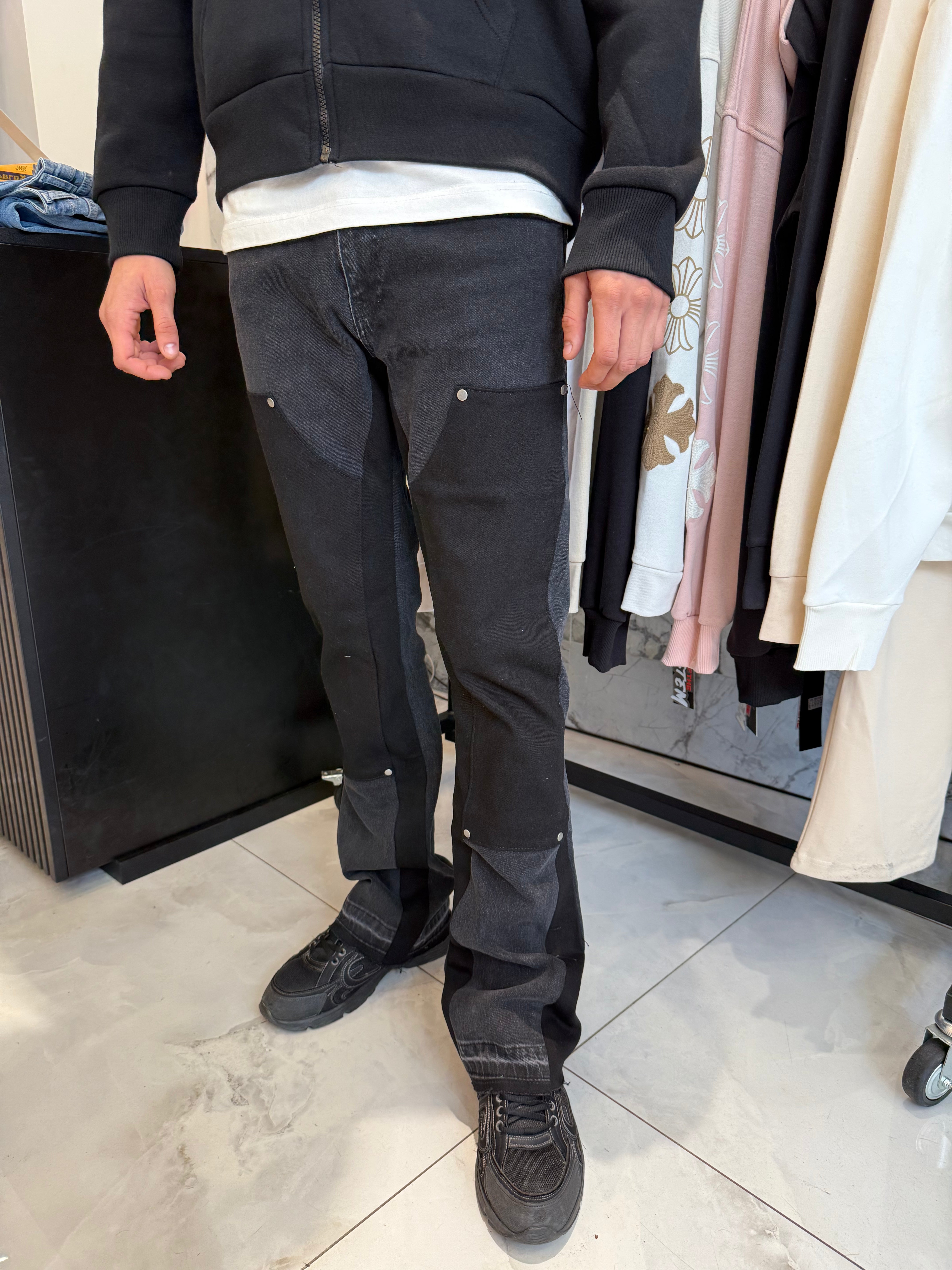 Jean Flared Noir Grey