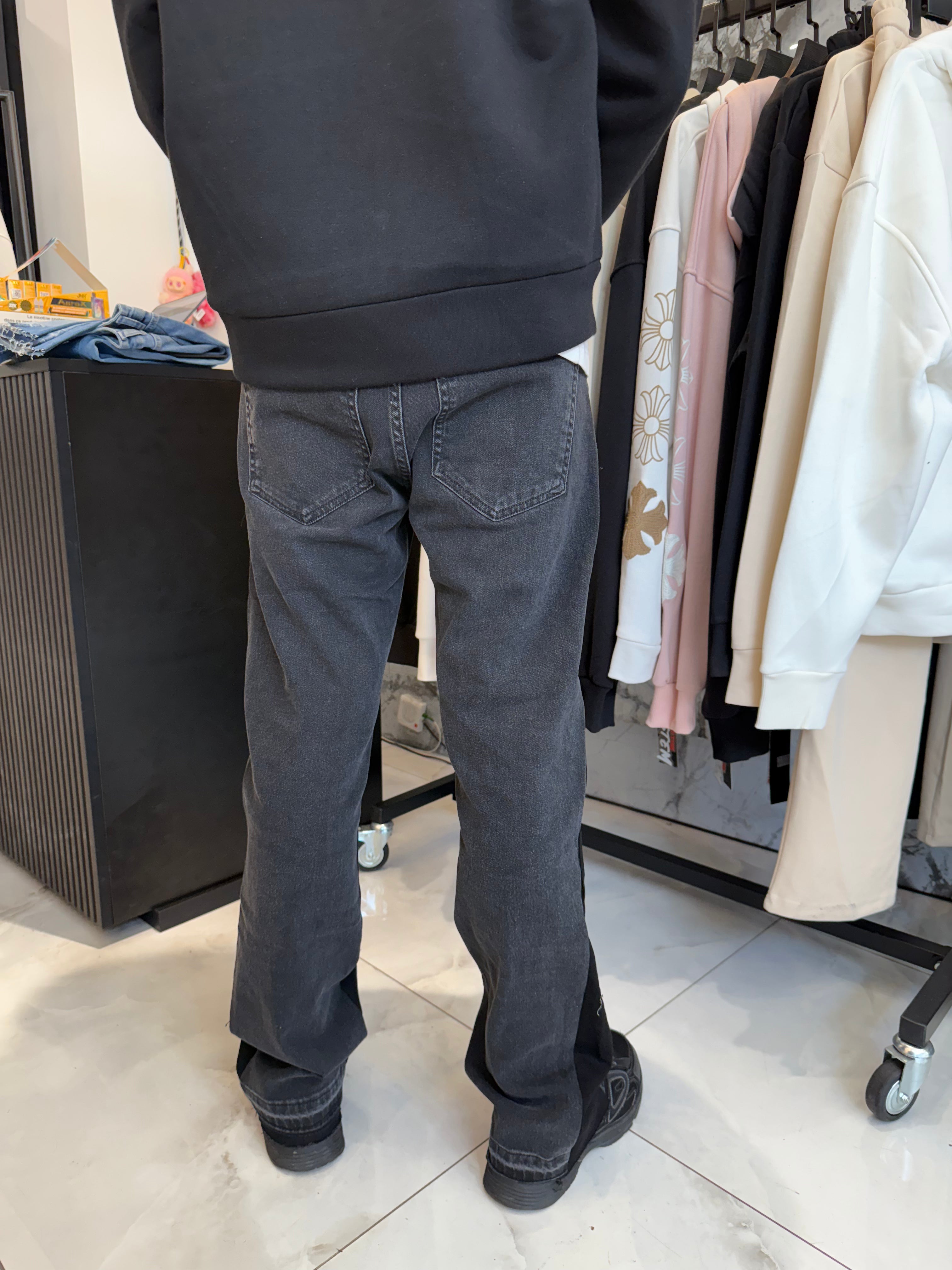 Jean Flared Noir Grey