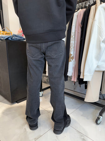 Jean Flared Noir Grey