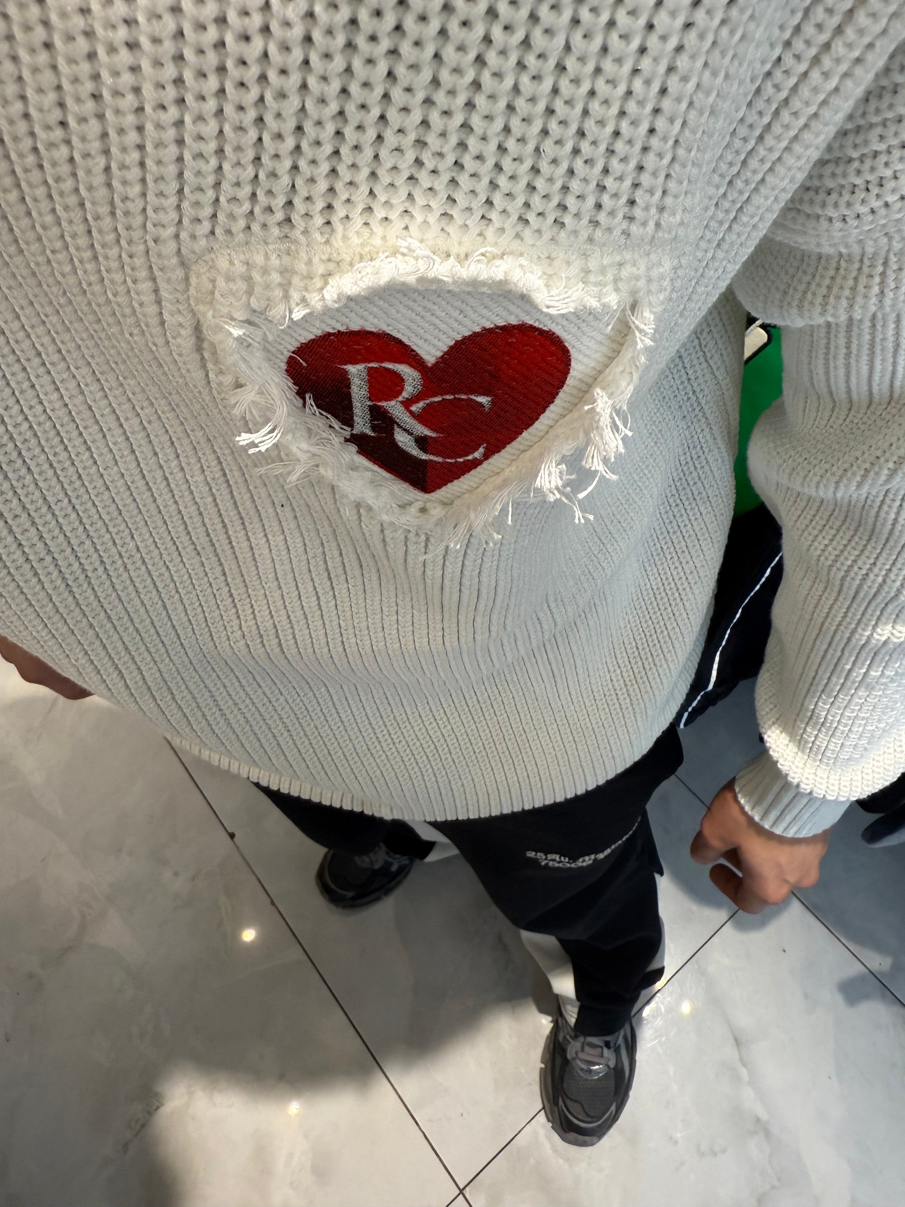 Pull Épais Coeur Blanc